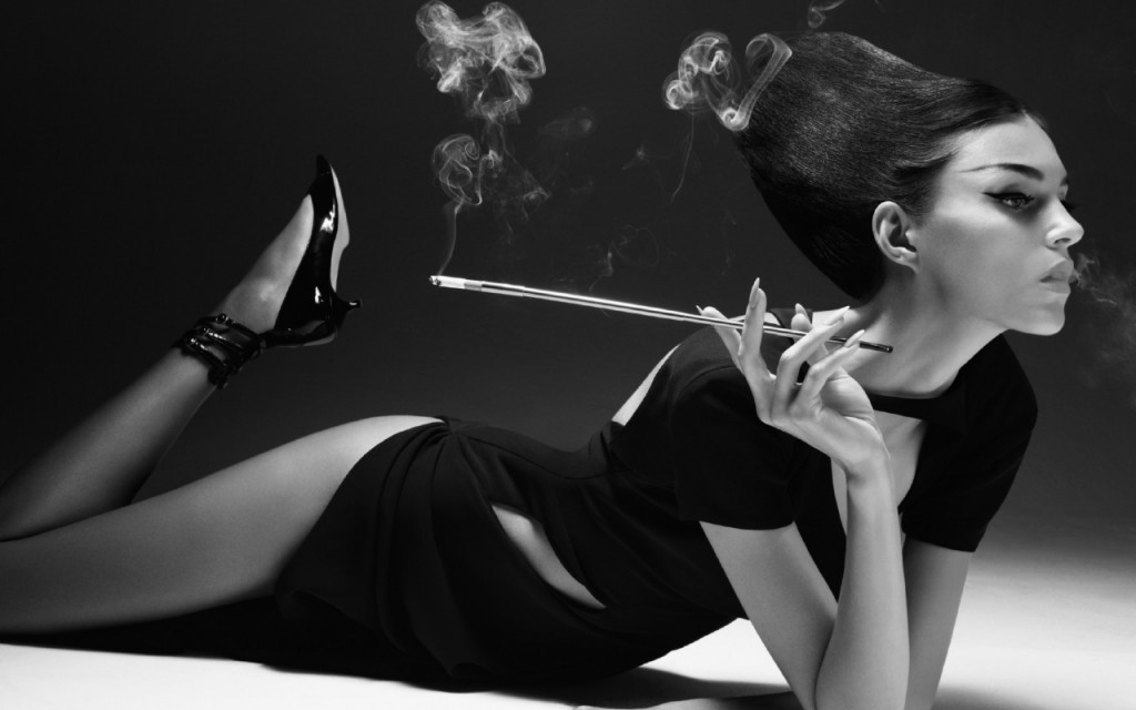 hot smoking model in blackandwhite - smoking fetishism